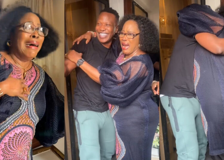 In Heartwarming and emotional moment man surprised his mother in Nigeria by traveling all the way from America without letting her knows. 